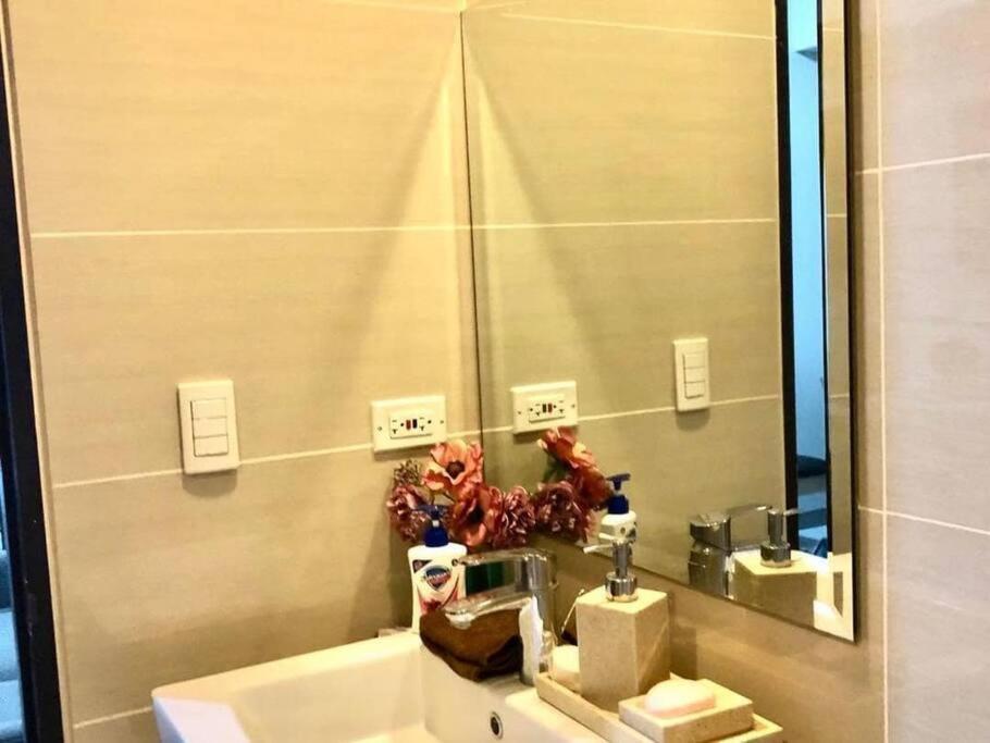 1Br One Uptown Near Uptown Mall Bgc Apartman Manila Kültér fotó